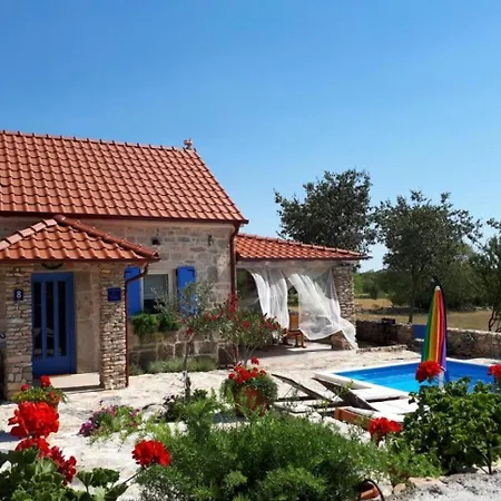 Holiday home Toma *