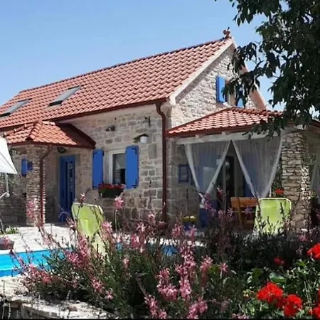 Toma Holiday home