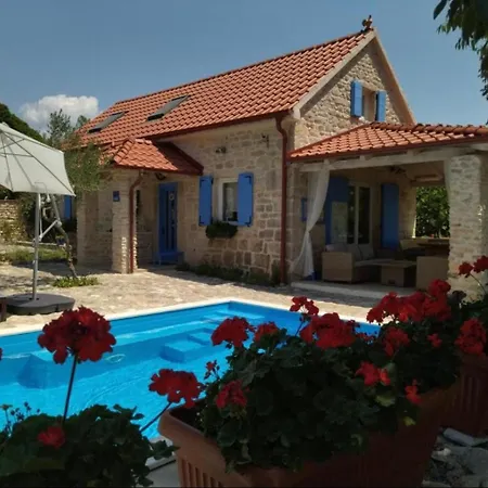 Holiday home Toma *
