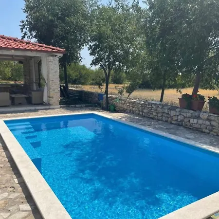 Holiday home Toma *