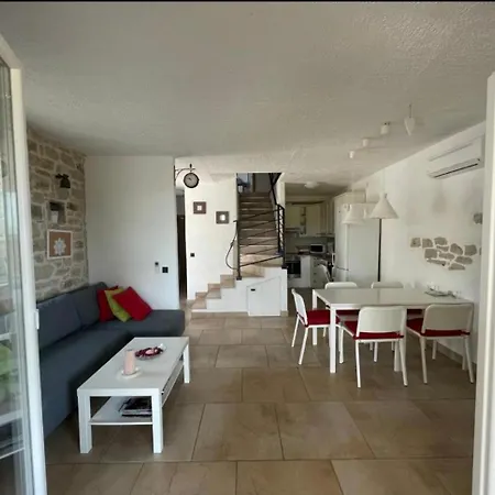 Holiday home Toma
